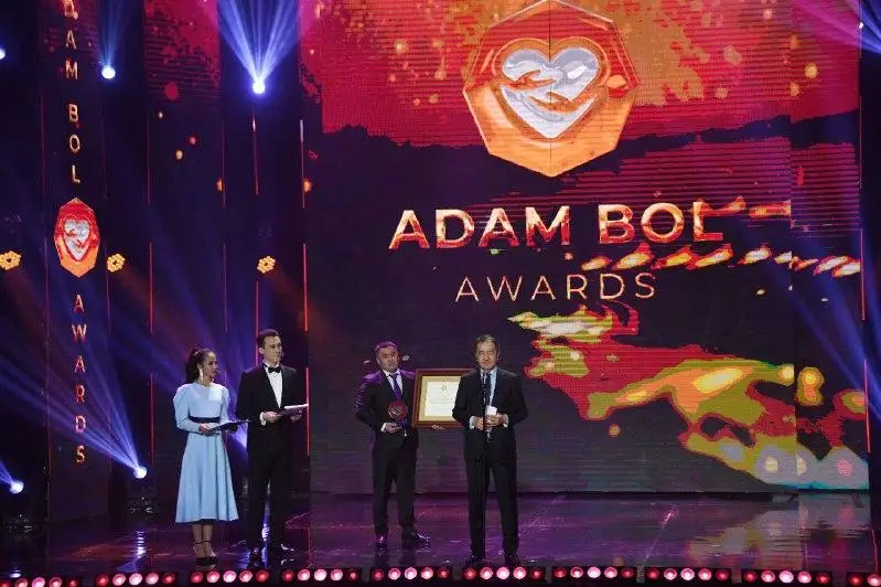 Almatyda Adam Bol Awards syılyǵynyń laýreattary marapattaldy