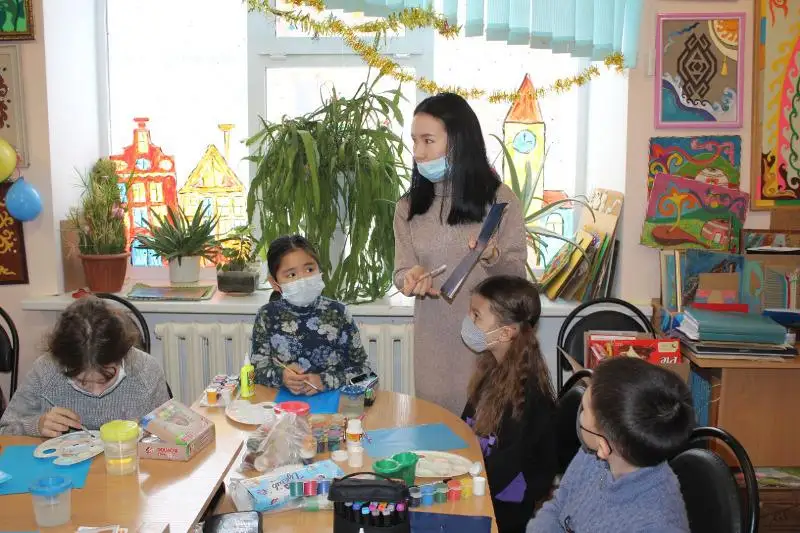 Какая работа по развитию дополнительного образования ведется в Акмолинской области