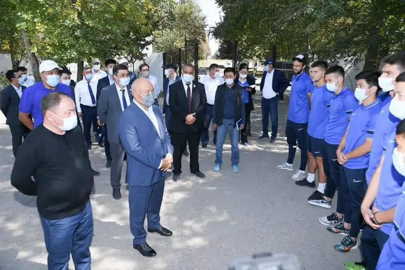 Умирзак Шукеев встретился с тренерами и игроками футбольной команды «Мактаарал»