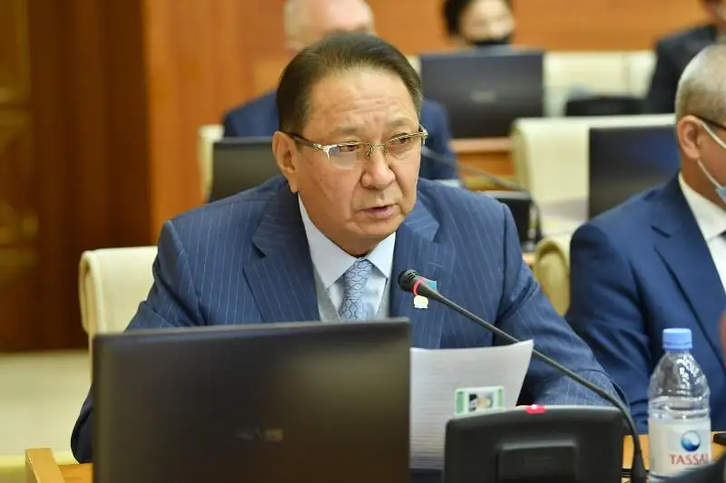 Депутаты усомнились в эффективности проектов по маркировке табачных изделий и алкоголя