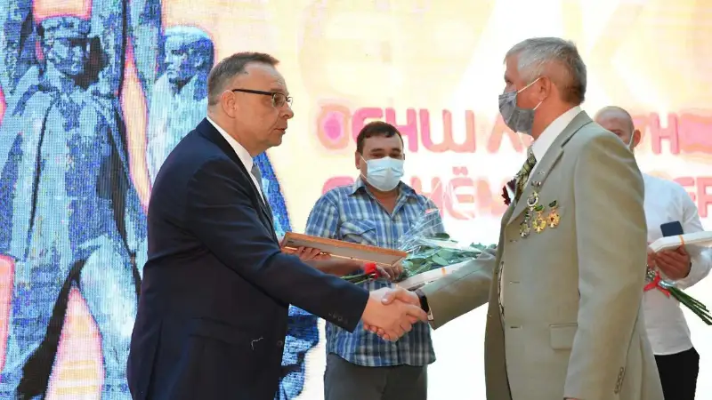 Передовиков-шахтеров и наставников наградили в Карагандинской области