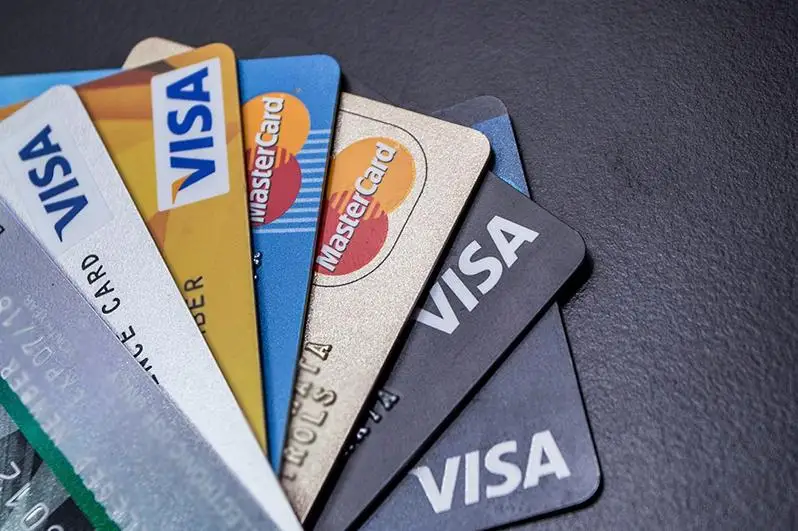 В Литве прекратили выплату зарплаты наличными