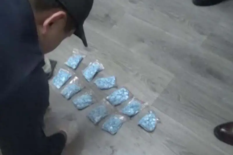 Две девушки подозреваются в создании крупной нарколаборатории в Нур-Султане