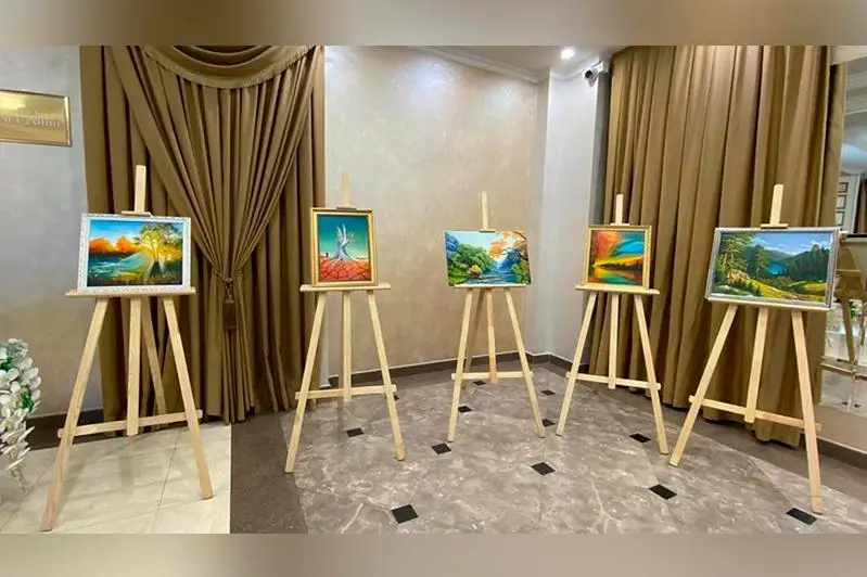 К 30-летию закрытия ядерного полигона открылась выставка Карипбека Куюкова в Караганде