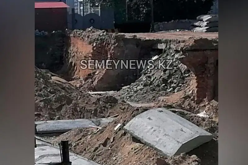 Старинную кирпичную кладку обнаружили в Семее