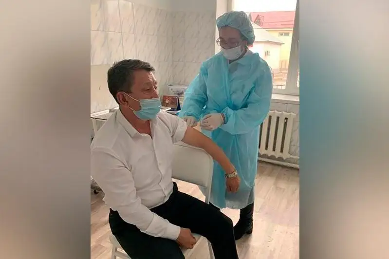 Около 50 медработников ревакцинировались в Туркестане