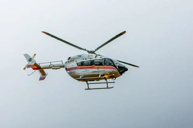 Мужчину в тяжелом состоянии после ДТП транспортировали вертолетом из Жетысая в Шымкент