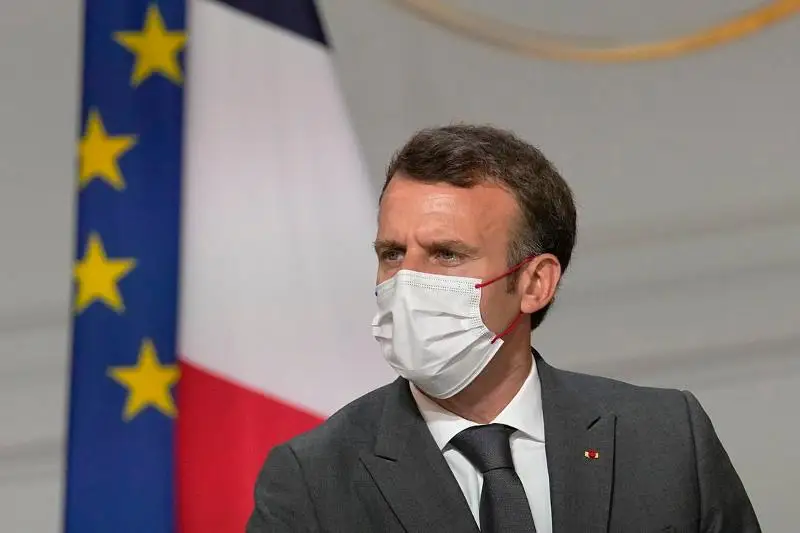 Президент Франции сделал обращение к населению в связи с распространением дельта-штамма COVID-19