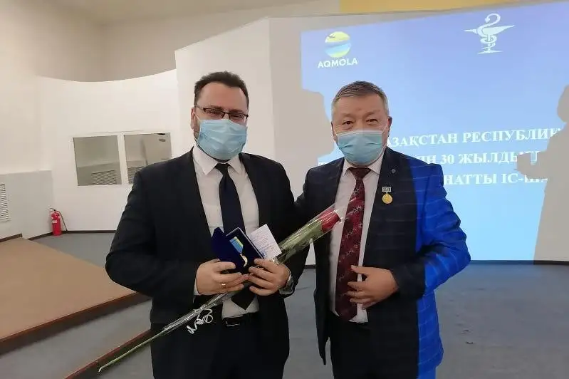 Заслуженные награды получили к 30-летию Независимости акмолинские медработники