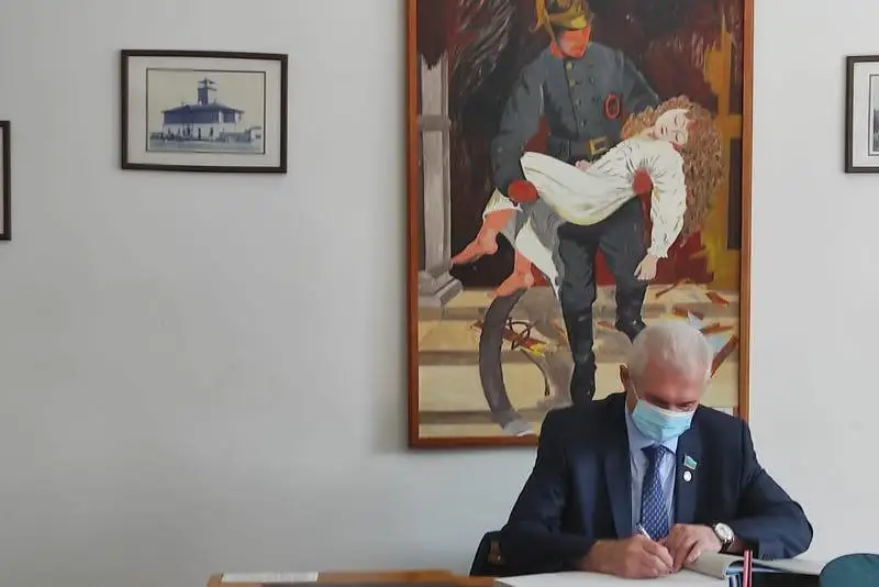 Депутат Мажилиса посетил пожарную часть в Семее