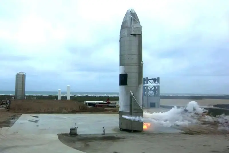 «Старшип» Илона Маска совершил первый успешный полет