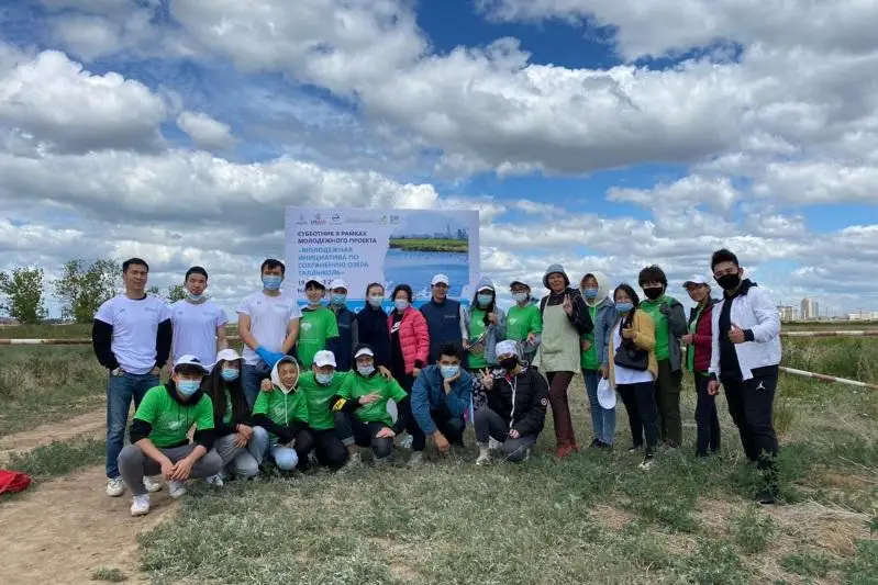 Экологическую акцию по очистке озера Талдыколь провели в Нур-Султане