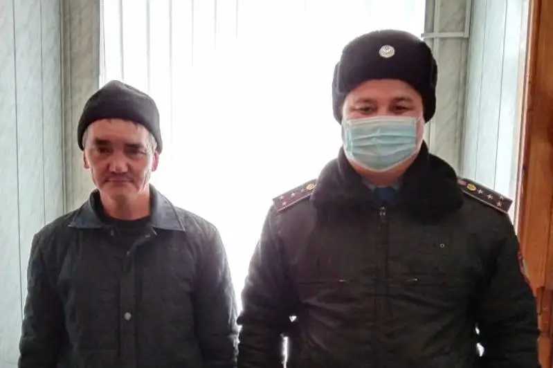 Костанайский полицейский спас замерзающего мужчину