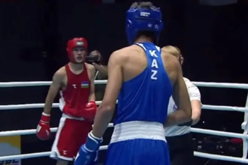 Казахстан проиграл второй бой Узбекистану за выход в финал МЧА-2021 по боксу
