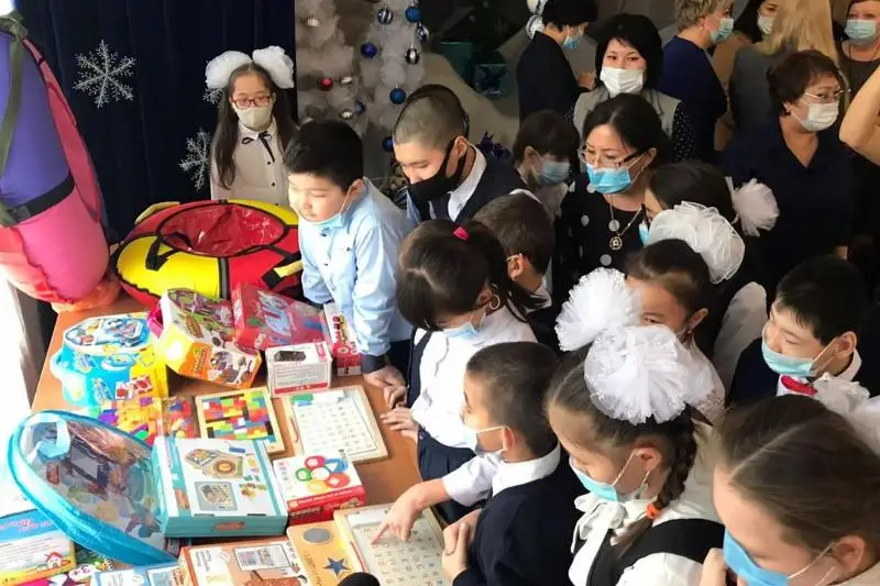 Совет деловых женщин Карагандинской области приготовил новогодние сюрпризы для детей