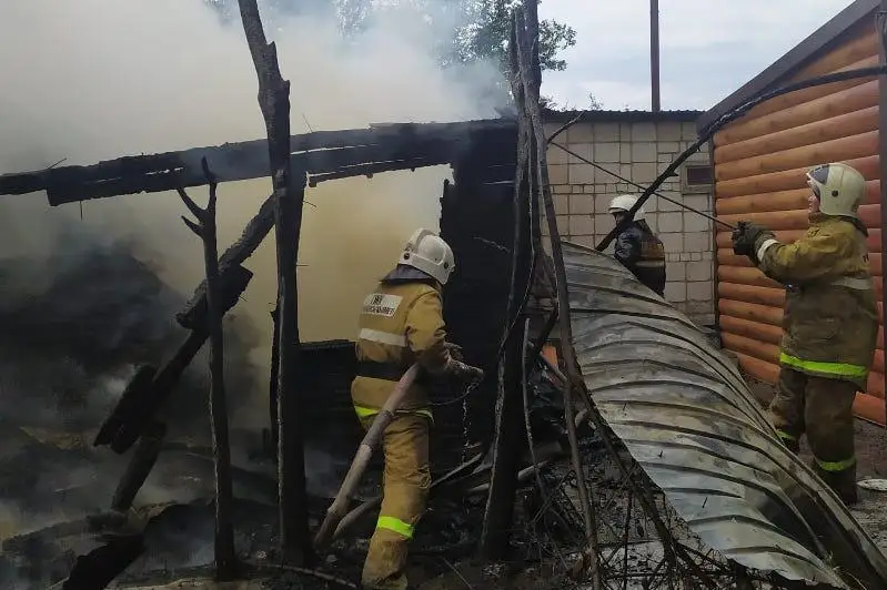 Пожар произошел в поселке Бурабай