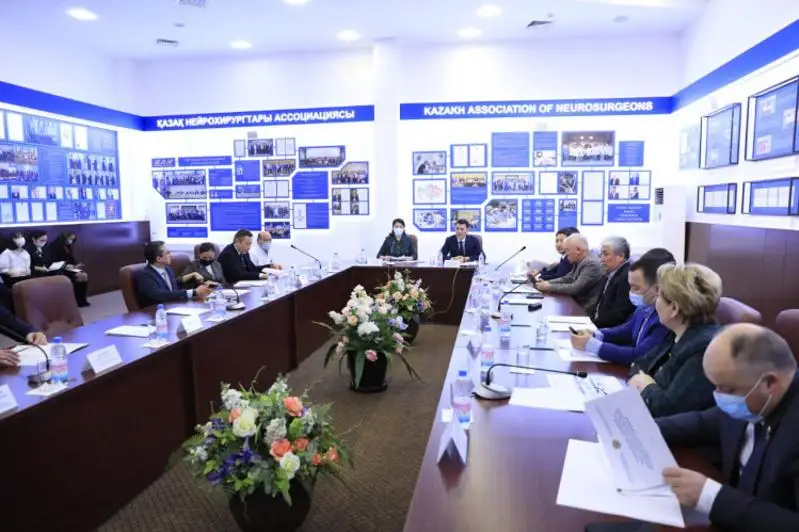 Члены Национального совета встретились с главой Минздрава РК