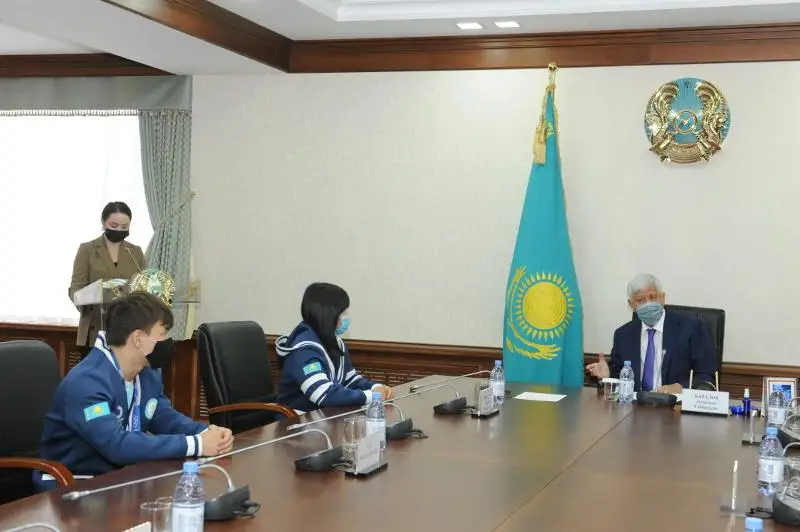 Призерам Олимпийских игр вручили ключи от квартир в Алматинской области