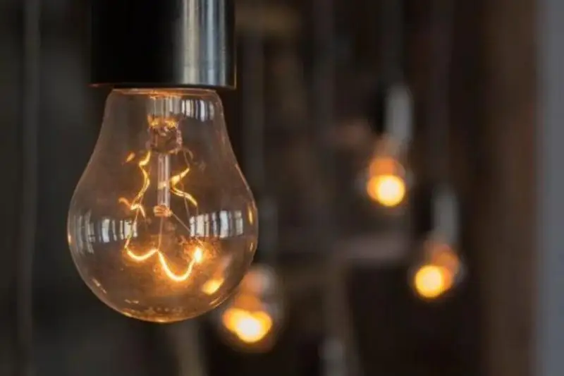 Более 280 тыс. потребителей остались без света на востоке Канады из-за непогоды