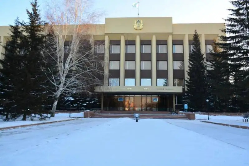 Госслужащие Акмолинской области перечислили однодневную зарплату в фонд «Қазақстан Халқына»