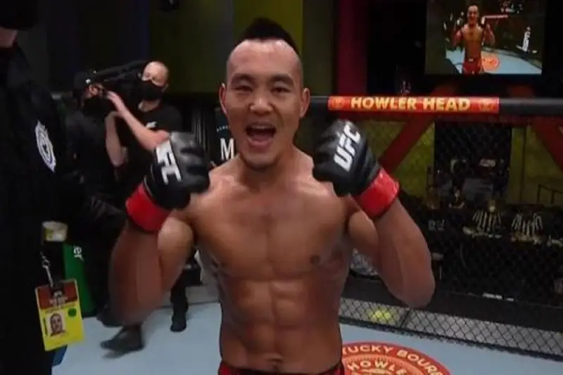 Казахский боец сотворил сенсацию в UFC