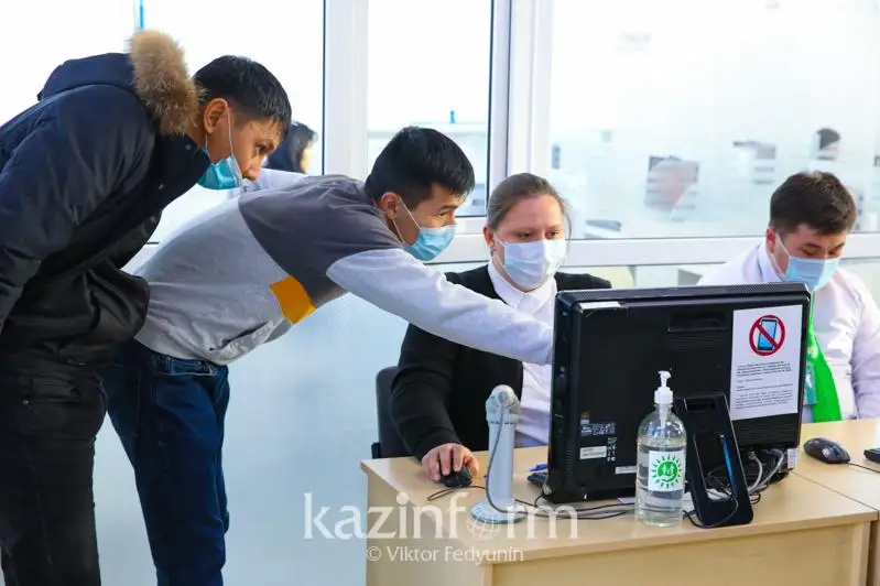 Количество сдавших экзамены на водительские права резко уменьшилось в Казахстане