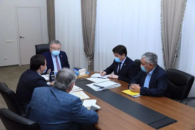 Ремонт и строительство дорог обсудили в акимате Актюбинской области