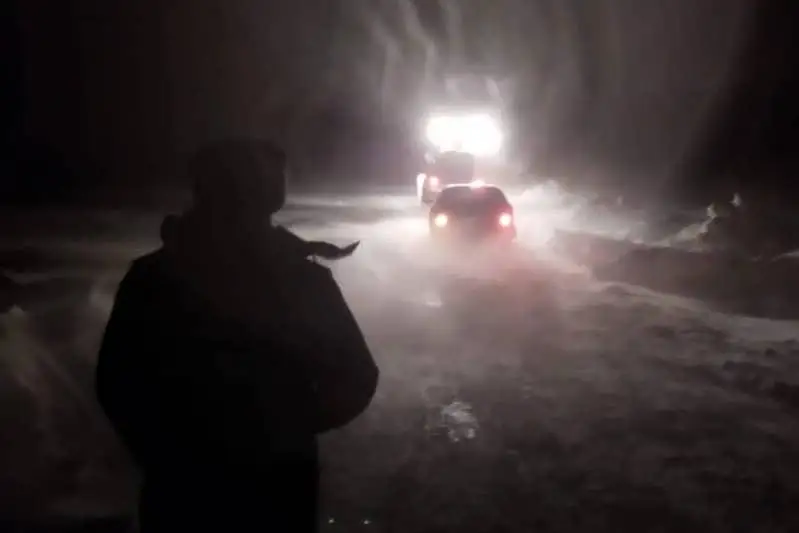 15 человек эвакуировали из снежных заносов в СКО