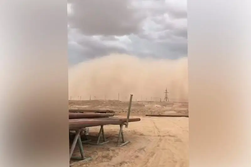 Пыльная буря и сильный ливень накрыли Жанаозен