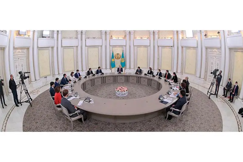 Президент РК провел встречу с представителями финансового сектора
