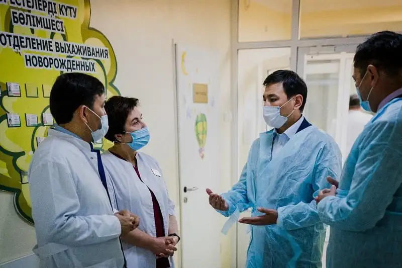 О работе по улучшению качества оказания медпомощи рассказал Алтай Кульгинов