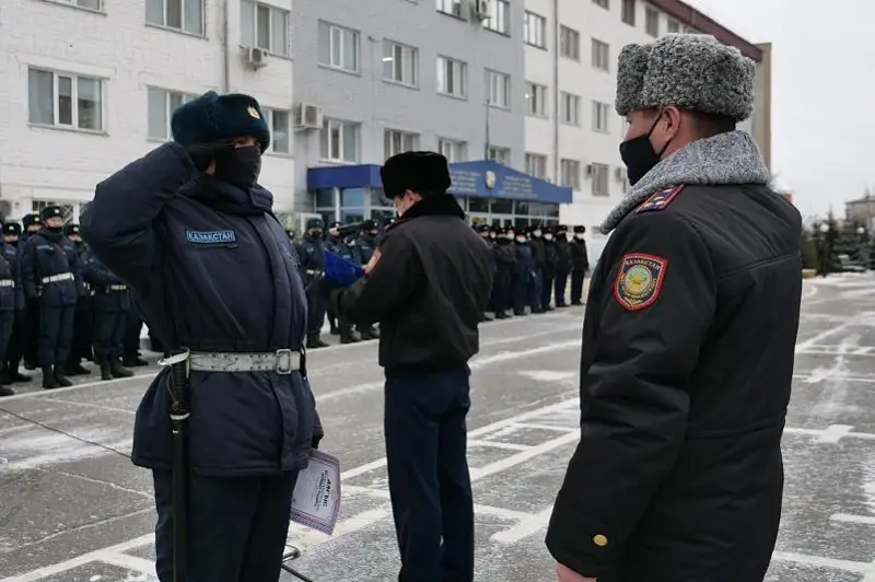 За спасение людей наградили военнослужащих в СКО