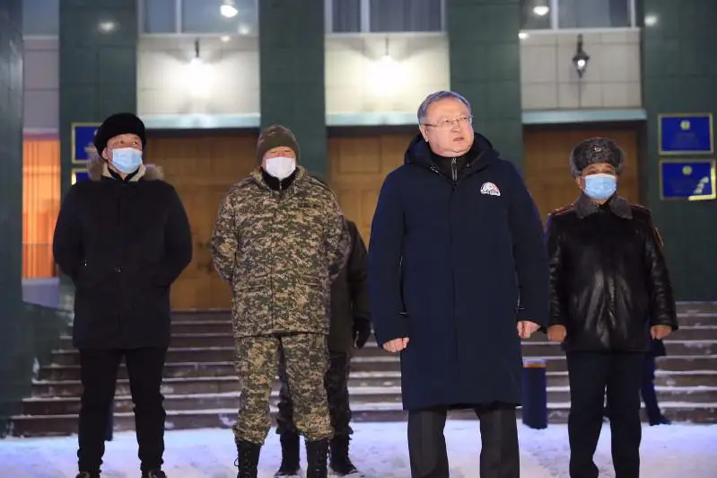 Военных и полицейских поблагодарил за работу во время ЧП аким Актюбинской области