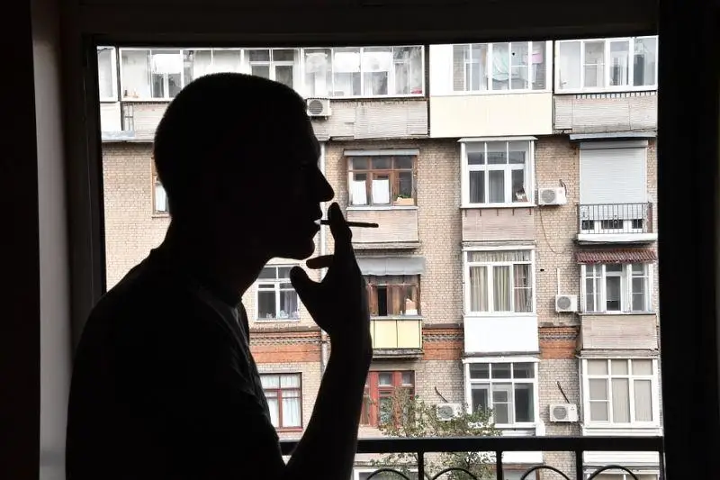 Как бороться с курящими на балконах и можно ли «наказать» нерадивых  соседей