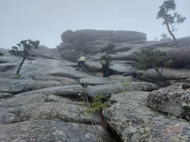 Упавшего на горе парня спасли в Акмолинской области