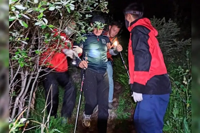 Заблудившихся в темноте супругов спасли в горах Алматы