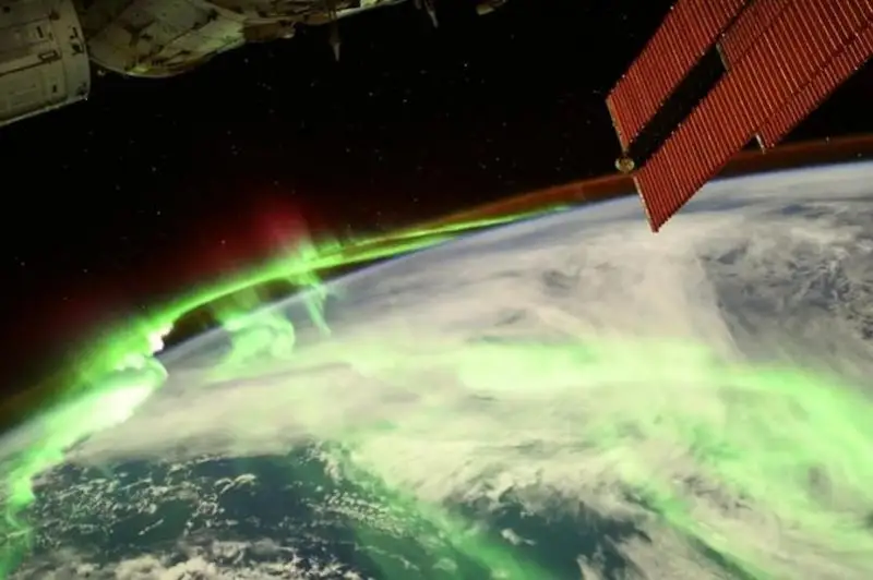 Французский астронавт сфотографировал полярное сияние с МКС