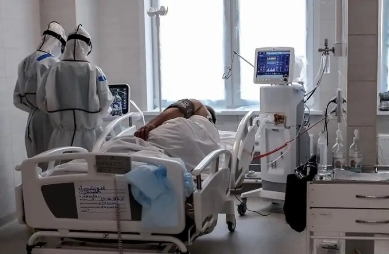 900 пациентов с коронавирусом находятся в тяжелом состоянии – Минздрав РК