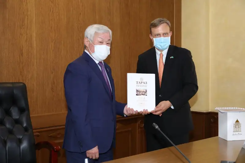 Бердибек Сапарбаев встретился с генконсулом США