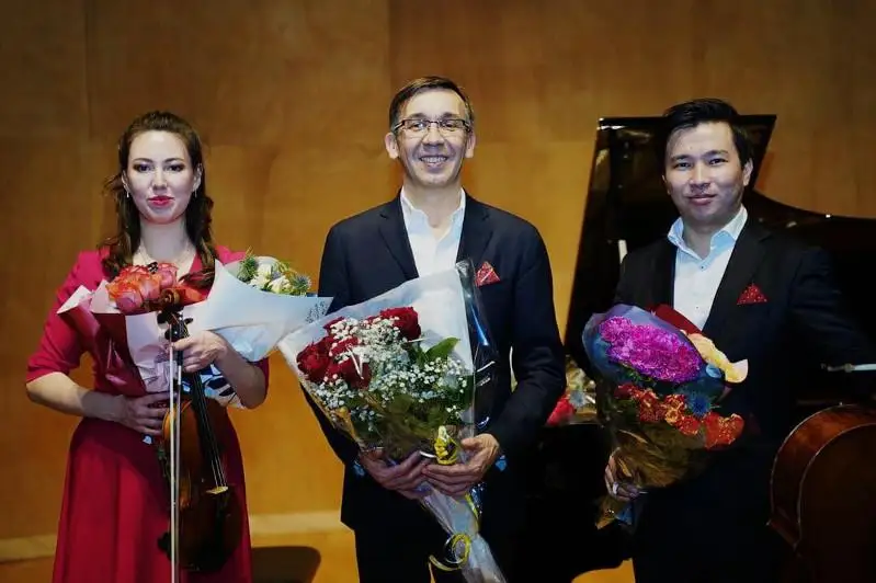 Французы аплодировали стоя: концерт казахстанского FORTE-TRIO успешно прошел в Париже