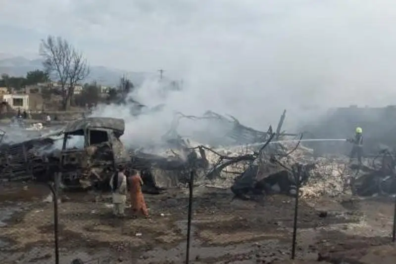 Kabýlda benzın tasymaldaýshy kólik órtendi: 9 adam opat bolyp, 14-i zardap shekti