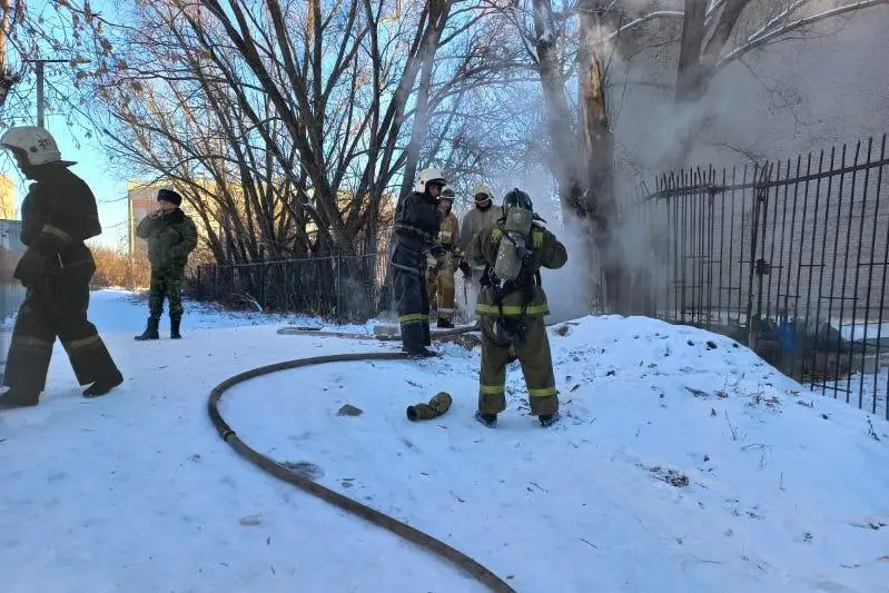 Трех человек спасли во время пожара в квартире Петропавловска