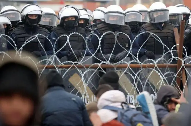 Миграционный кризис: на границу Польши с Беларусью отправятся британские военные