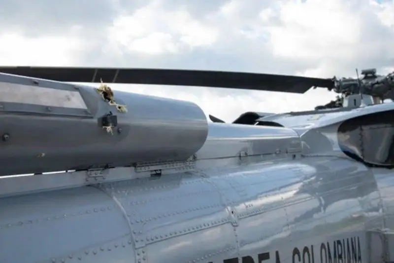 Вертолет с президентом Колумбии подвергся обстрелу