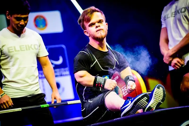 Parasportshy Davıd Degtıarev paýerlıftıngten álem chempıony atandy