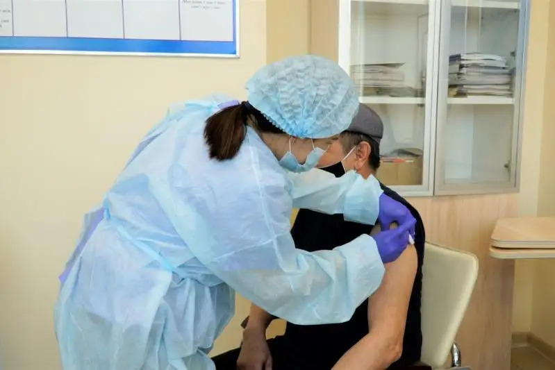 Вакцинированные студенты и преподаватели могут выиграть призы в Нур-Султане