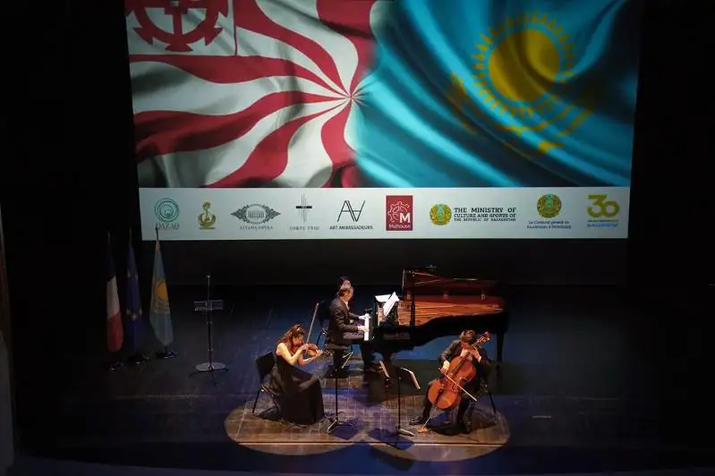 Гимн Казахстана прозвучал во Франции