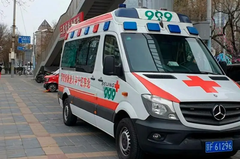 Qytaıda ǵımarat opyryla qulap, 4 adamdy basyp qaldy, 7-eýi qutqaryldy