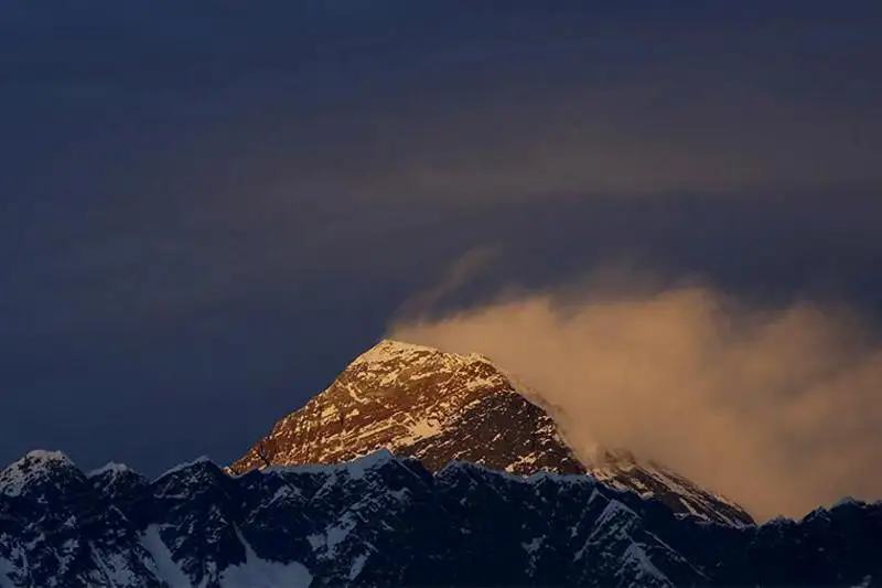 Nepaldyq gıd eki ret Everesti baǵyndyryp, álemdik rekord ornatty
