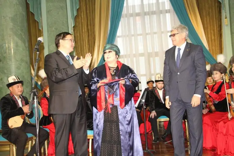 Казахстанских артистов наградили в Кыргызстане